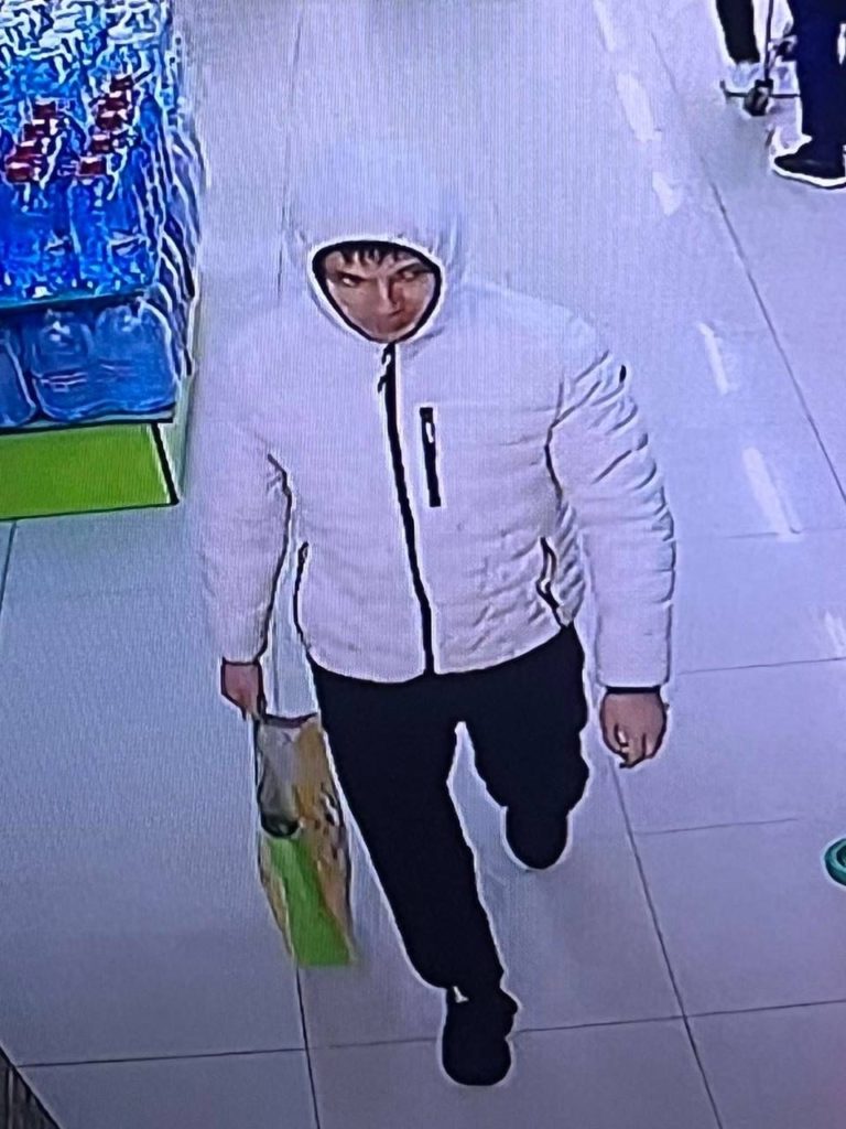 Полиция Ангарска разыскивает ещё одного похитителя товара из магазина Полиция Ангарска разыскивает ещё одного похитителя товара из магазина