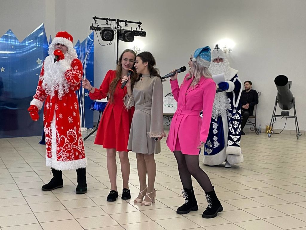 Новогодний бал для ангарской молодёжи